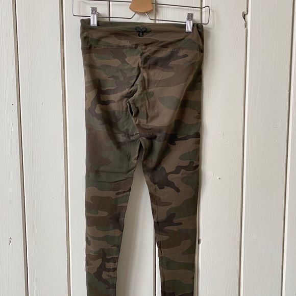 TNA camo leggings - Picture 5 of 5